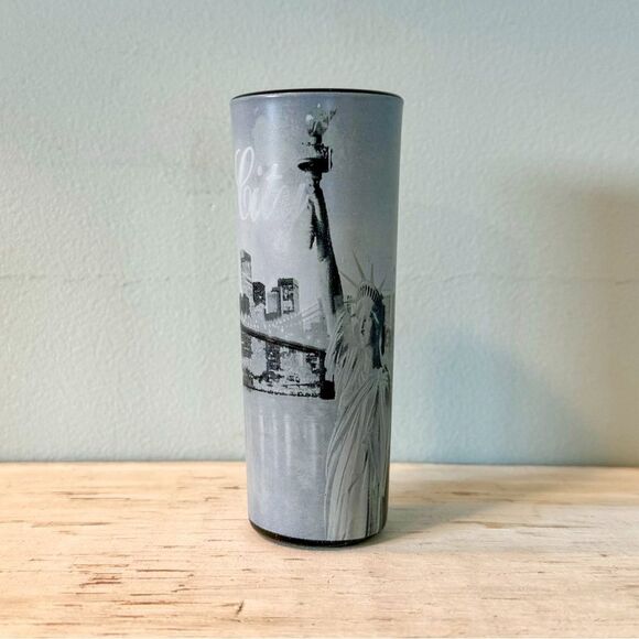 New York City 4 Inch Shot Glass | B&W Skyline Souvenir Collectible Barware - Picture 3 of 3